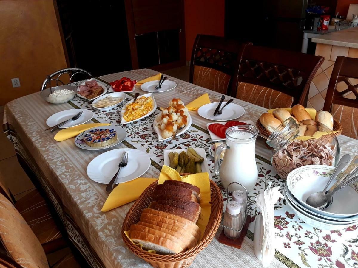 Gospodarstwo Agroturystyczne Pod Lasem Maria Plazio Narol Luaran gambar